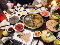 -小天鹅火锅·一线江景洪鼎旗舰店(洪崖洞店)