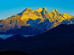 -亚拉雪山风景区