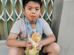 -Bánh Mì Huynh Hoa