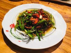 -老滇山寨•云南特色菜•地方菜•民族风情歌舞表演(金碧店)