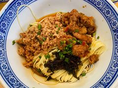 辣肉面-沪西老弄堂面馆(定西路店)