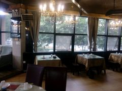 靠窗位-独一佳老胡湘菜馆(矿山路店)