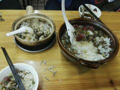鹅乸排骨腊肠煲仔饭-阳江河堤老牌曾记美食