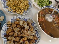 -老子山小鱼锅贴·龙虾馆
