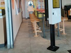 -麦当劳(普陀香溢花城店)