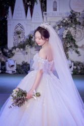 -莫小姐婚纱