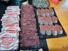 -果松木炭酸菜铜火锅·外婆参鸡汤