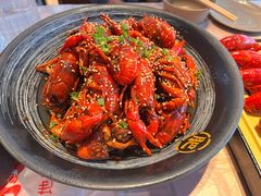 -肥肥虾庄·金牌油焖大虾(汉街SKP店)