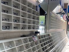 -诺柯视眼镜-蔡司依视路官方工厂店(淞南一店)