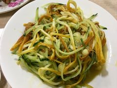 凉拌金针菇-宝光熏肉鞋底火烧(新街口店)