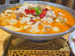 -老滇山寨•云南特色菜•地方菜•民族风情歌舞表演(金碧店)