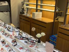 -优医视平价眼镜超市蔡司依视路折扣(小马厂店)