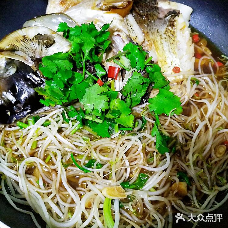 无油新鲜鱼头煲一煲，配面刚刚好