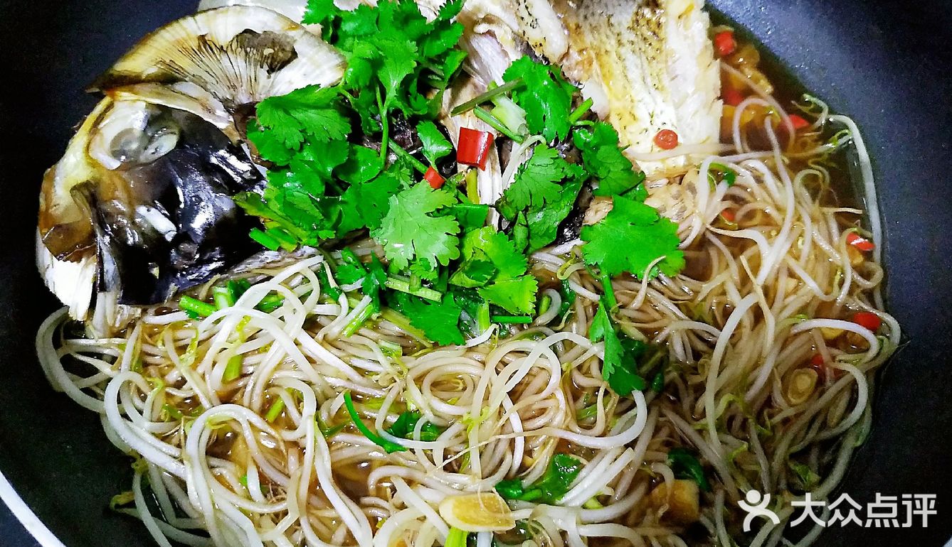 无油新鲜鱼头煲一煲，配面刚刚好