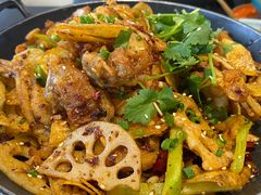 -川流不息·地道川菜·小龙虾(松东路店)