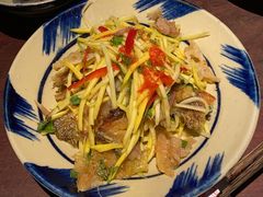 -Cuc Gach Quan Restaurant
