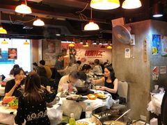 大堂-鲜入围煮花胶鸡海鲜火锅
