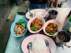 -Kha Mu Charoensang(Silom)