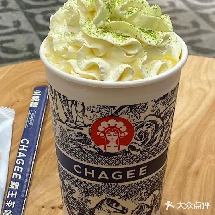 奶油雪顶，霸王茶姬的正确打开方式 今日这两杯有点绝！