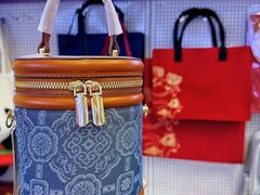 -燕莎奥特莱斯购物中心