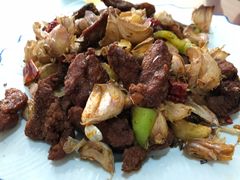 蒜爆牛肉-天添纸包鸡家常菜