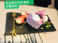 蓝莓酸奶慕斯蛋糕-Rabbit Cafe私房西餐甜点咖啡(栖霞路店)
