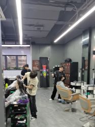 点击看大图 -藤野造型烫发染发