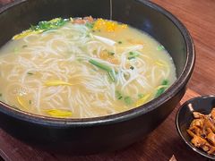 -银米·云南传统过桥米线(双廊黑金冠店)