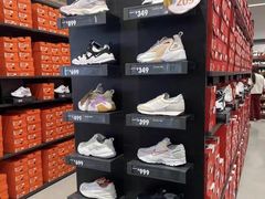 -NIKE上海青浦换季优惠店