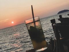 -Sunset Bar(丹绒亚路香格里拉店)