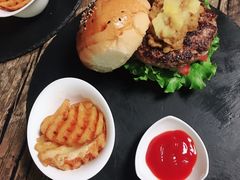 -HIGH FIVE哈福手工汉堡(桂林路店)