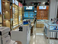 -宝岛眼镜连锁·蔡司·依视路合作门店(红太阳商业广场店)