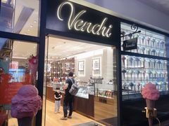 门面-VENCHI 闻绮(上海佛罗伦萨小镇店)