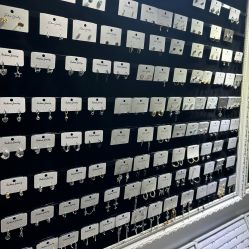 -AI艾耳·专业手工耳洞·穿孔美学馆