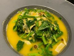 豌豆黄浸豌豆尖-半山腰·云南菜(侨福芳草地店)