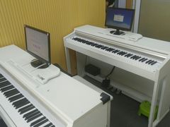 -The ONE 智能钢琴教室音乐恋琴吧·青岛市海玖玖艺术培训学校