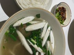 -粉八·云南米线·建水烧烤(常熟路店)