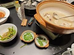 -忆江南·临江鱼馆