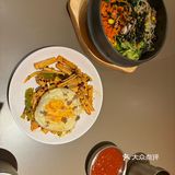 很好吃的简餐,两个人点了图里这些都吃光了