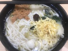 -灵芝妹子海鲜米线(劳动公园店)