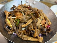 -鲁南仔·滕州炒鸡(经三路店)
