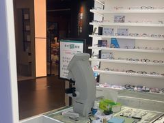 -美式眼镜·授权蔡司.依视路.尼康.豪雅.明月(南翔印象城店)