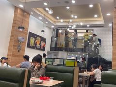 -佰搭果·广式茶餐厅(西华路店)