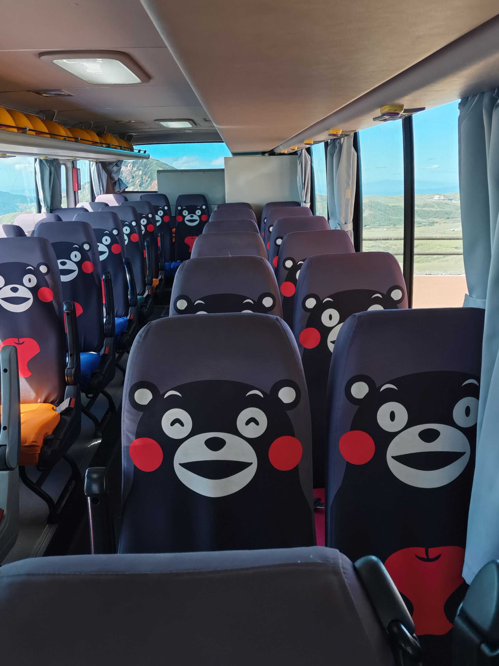 阿苏站火山🌋打卡
✅海贼王铜像打卡
✅熊本熊🐻专车打