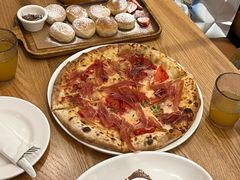 -城市大道红炉披萨烘焙坊