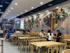 大堂-江城燕子大排档(江汉路步行街店)