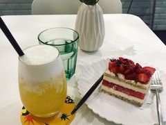 西瓜草莓蛋糕-双风车咖啡馆 Twin Windmills(六道口店)