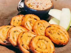 榛果花生鸭肝酱葱油饼-杭州西子湖四季酒店·金沙厅