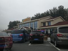 场地-窦店服务区-停车场