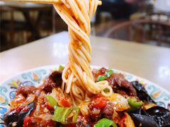 -歹歹的加个面过油肉拌面